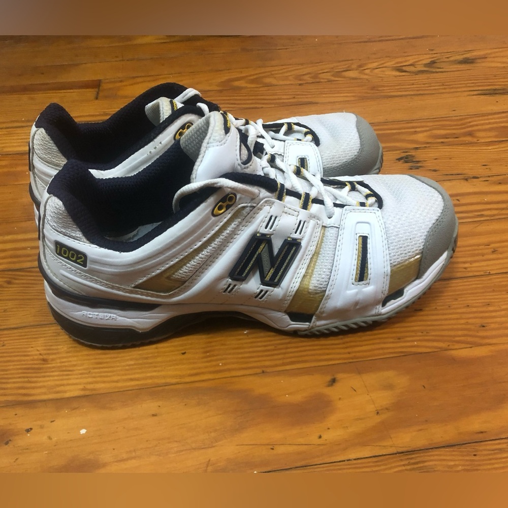 New Balance Men's 1002  White and Gold Athletic Sneakers Size 10